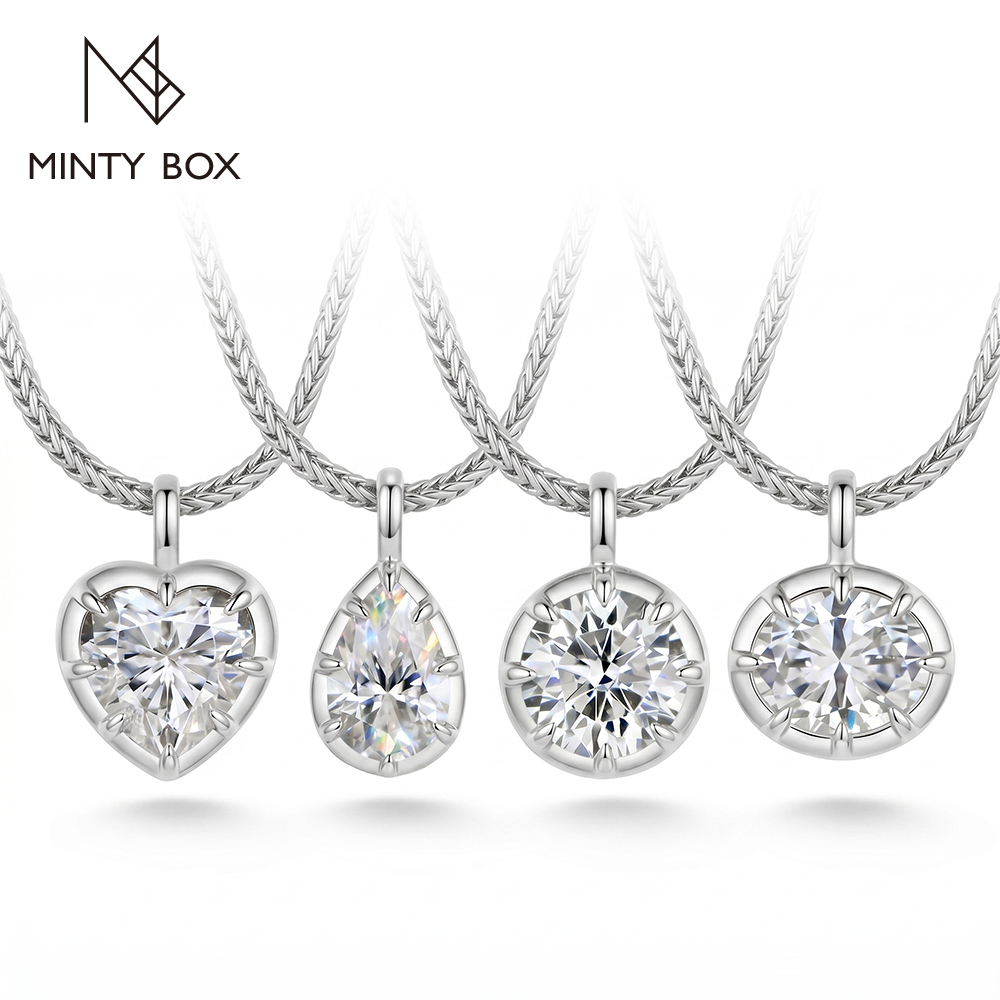 Bezels Set Pendant - MINTYBOX Collection de Pendentifs en Moissanite